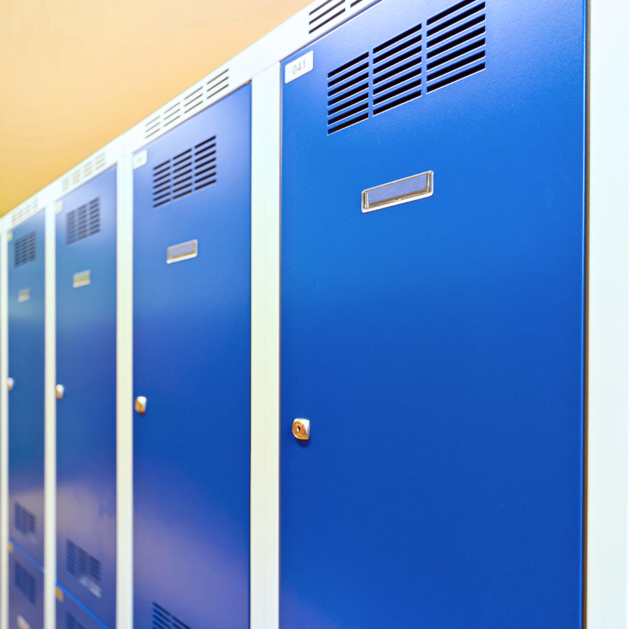 Lockers made of reinforced 0.8 mm sheet metal