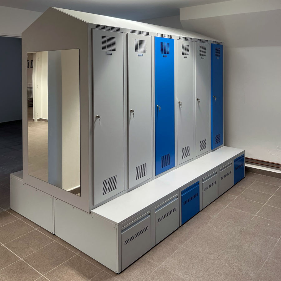 Lockers with practical bench