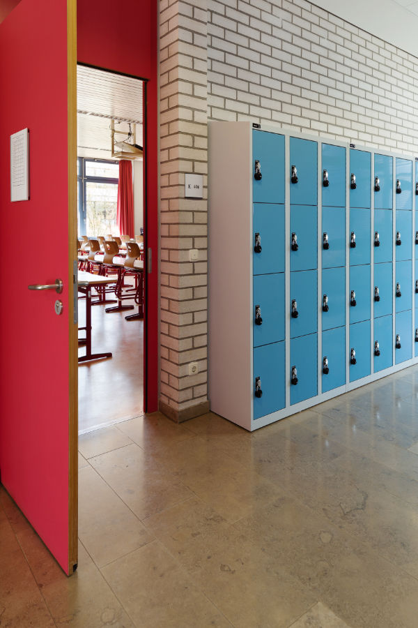Lockable lockers for personal belongings